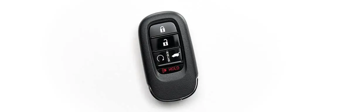 דער remote start קנעפל אויפן keyless remote לאזט די EX אנווארעמען אדער אפקילן דעם קאר פארן ארויספארן.